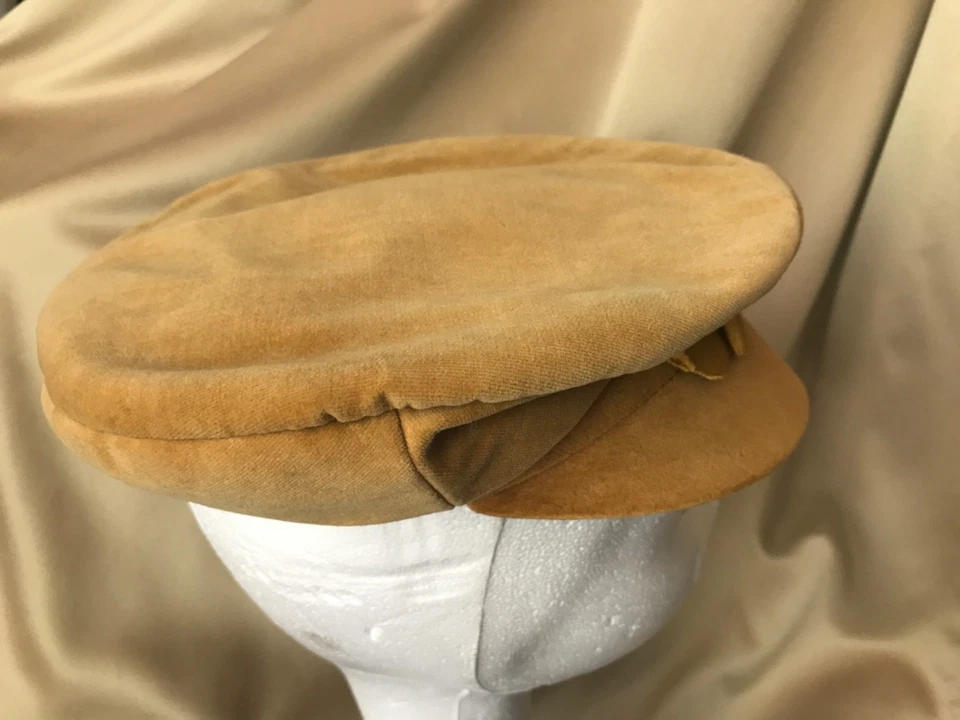 Vintage womens festive yellow suede Beret cap finished with golden ribbon - Image 3 of 4