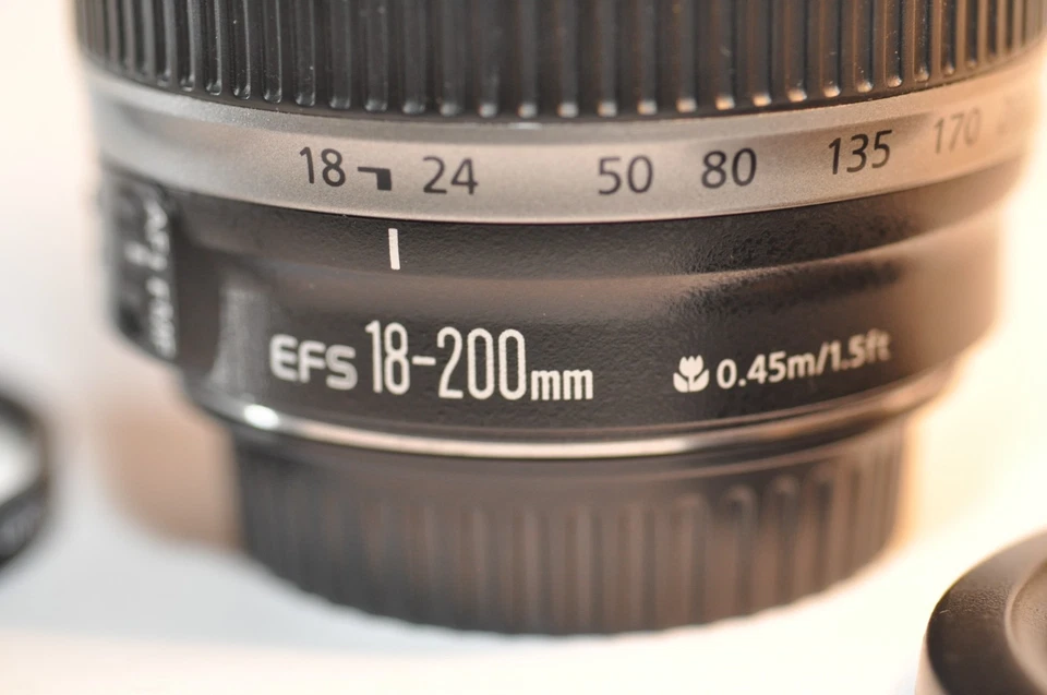 Canon EF-S 18-200mm 3.5-5.6 IS lens NICE for EOS Rebel T8 T7 T6 70D 80D 90D 7D - Image 2 of 4