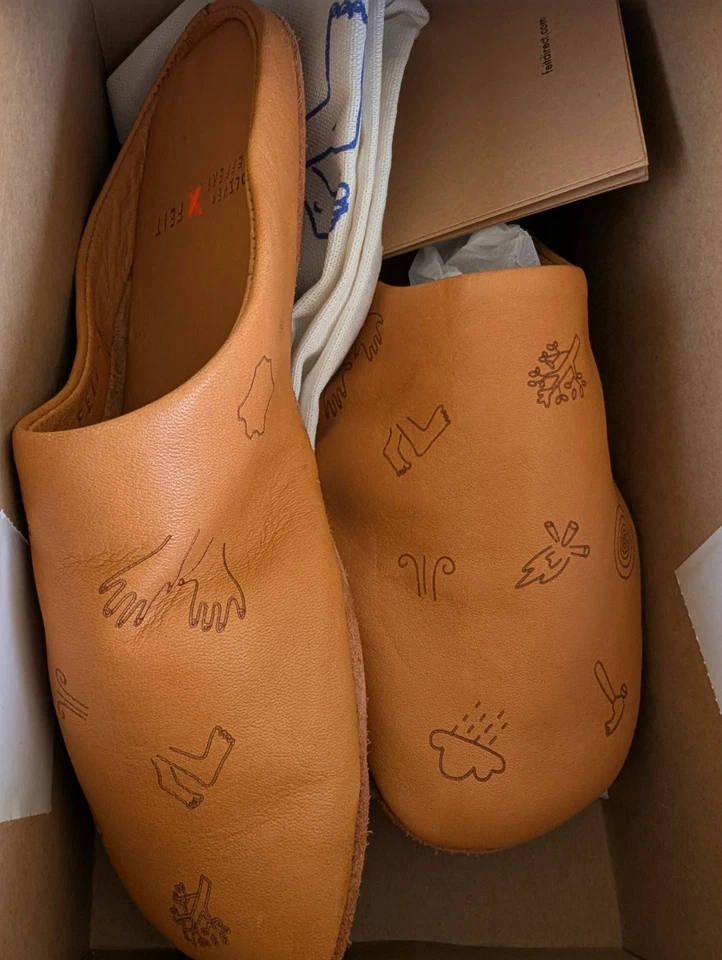 Zapatillas Oliver Jeffer x FEIT de cuero para niños talla EU 32 precio de venta sugerido por el fabricante $300 Foto 2 de 4