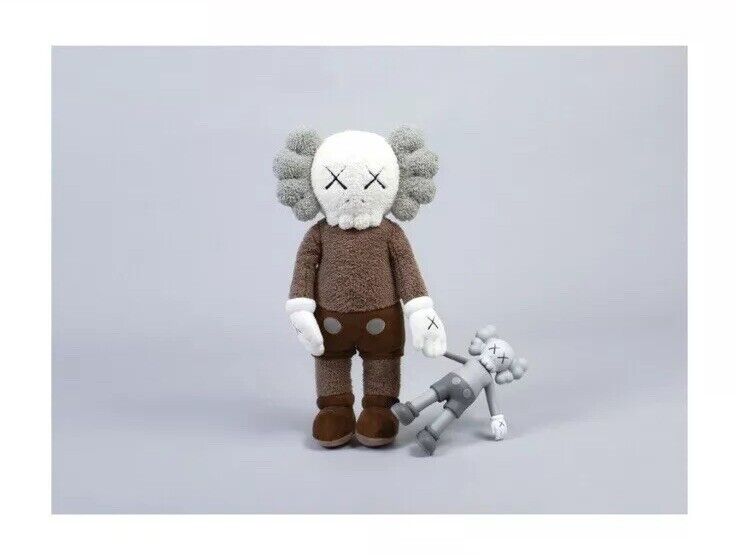 KAWS HOLIDAY HONG KONG Limited 20 KAWS HOLIDAY HONG KONG Limited 20