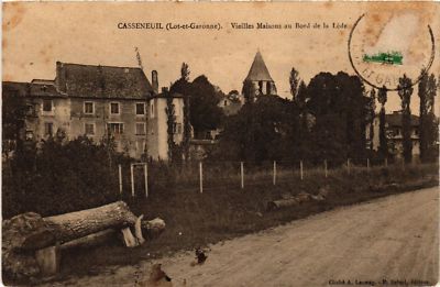 Old postcard Casseneuil - old houses on the banks of the Lede (638615)