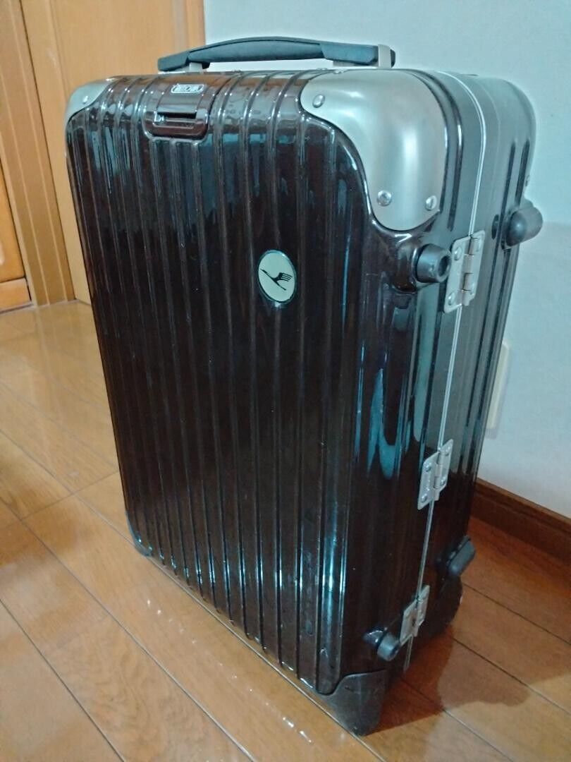 Rimowa Lufthansa Collaboration Elegance Carry-on 2-wheel Rimowa Lufthansa Collaboration Elegance Carry-on 2-wheel