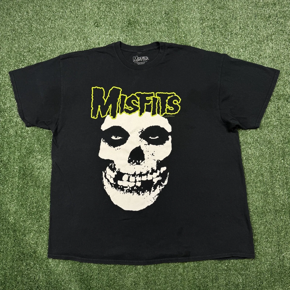 Camiseta unisex ¨PUNK ROCK¨ con diseño exclusivo SILCA STUDIO