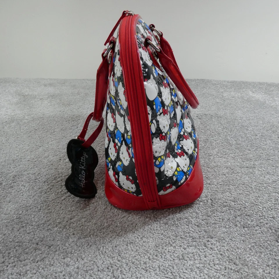 Bolso Hello Kitty Lounge Fly Dome Rojo Azul Estampado en Todas Partes Bolso Brillante Dije Foto 3 de 4