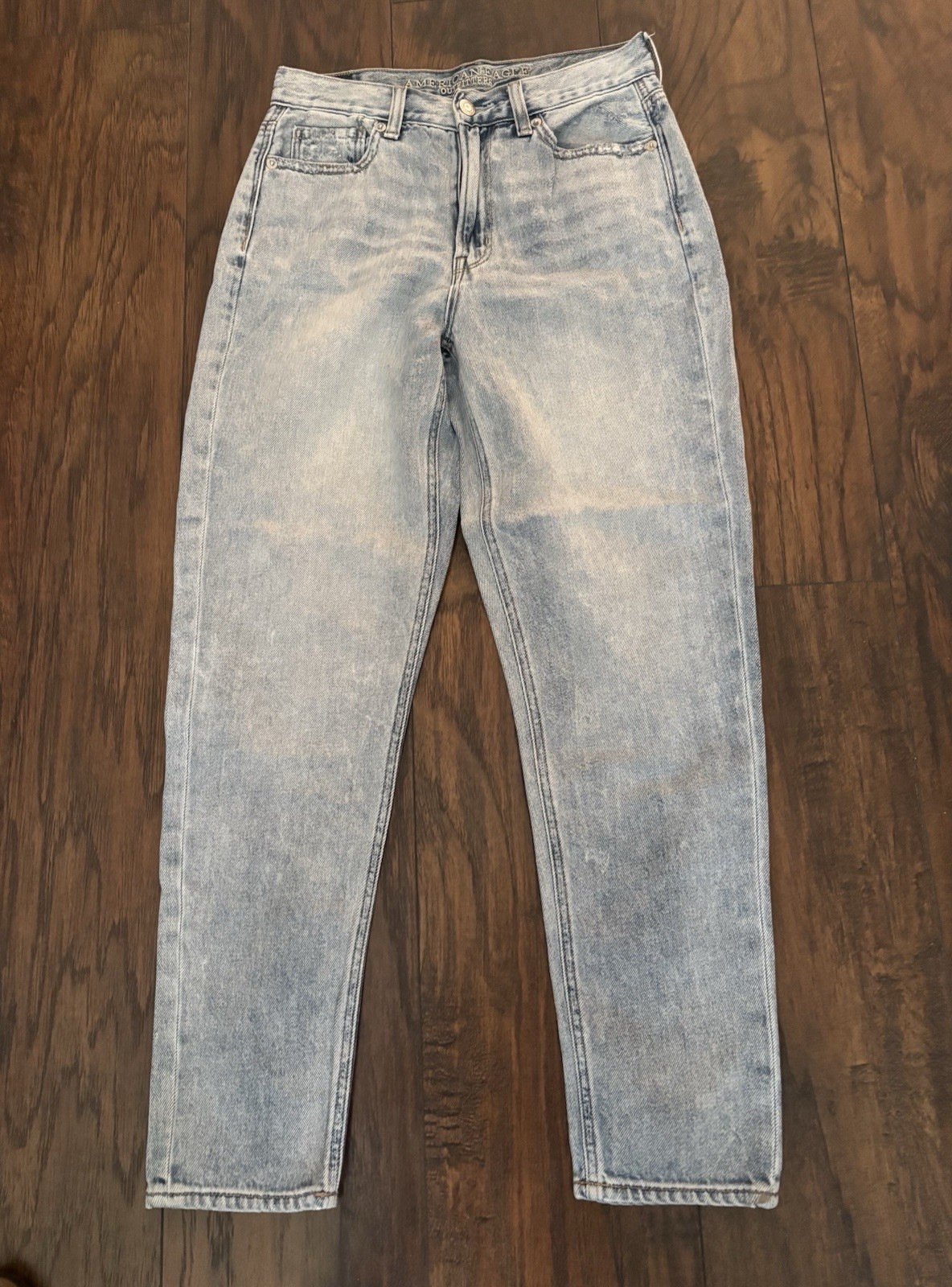 American Eagle Outfitters Women High Rise Mom Light Blue Denim Jeans size 2R