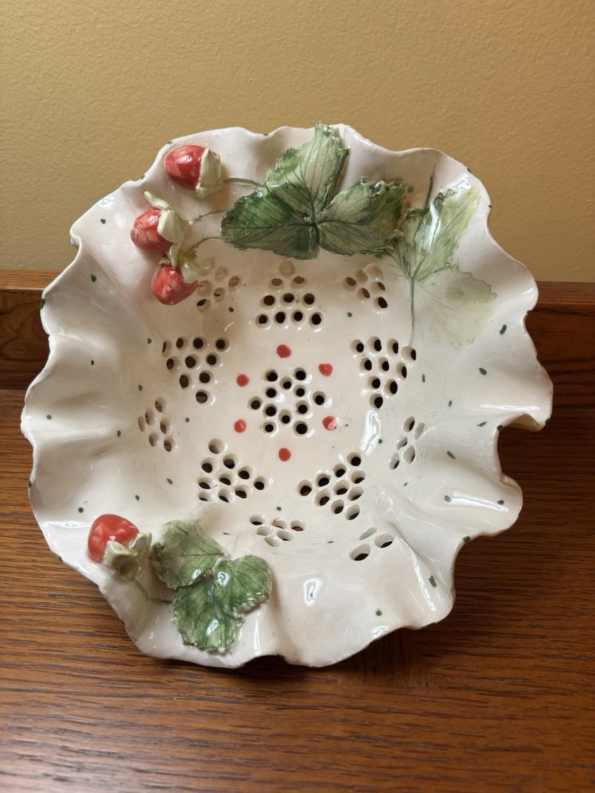 VTG Cottagecore Retro Ceramic Strawberry Colander, White/Red/Green