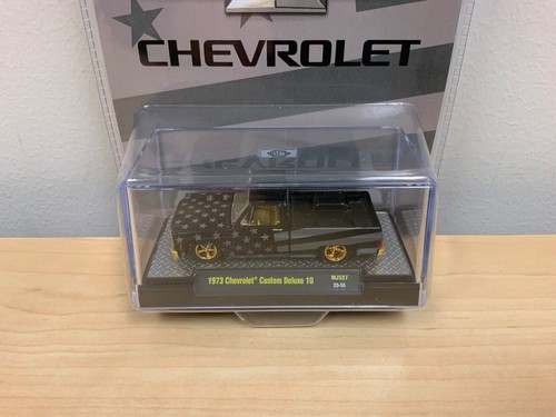M2 Machines “Stars & Stripes” 1973 Chevrolet Custom Deluxe MIJO Exclusive Chase - Picture 2 of 8