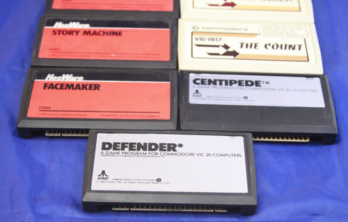 Lot of 8 Commodore VIC 20 & HesWare Cartridges Read Description Untested READ - Afbeelding 2 van 8
