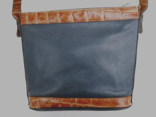 Etienne Aigner Vintage Cinza Carvão com Crocodilo Marrom*Bolsa de Ombro Acabamento em Couro - Imagem 4 de 4