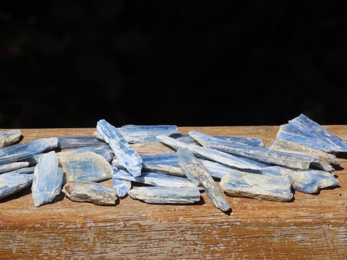 Raw Natural Blue Kyanite Crystal Blades 3 Pieces 30-70mm Length, Tracked Postage - Picture 12 of 12