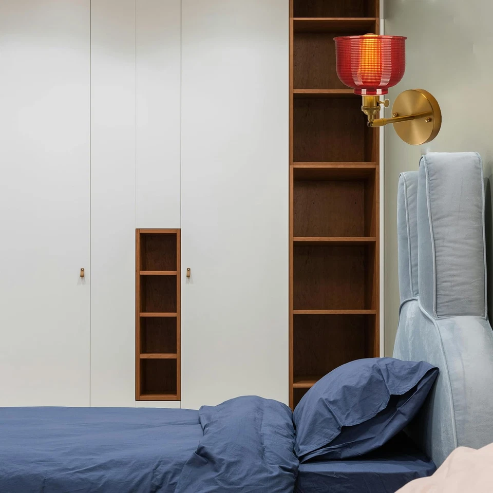 Mini lámpara de pared retro vintage de vidrio rojo pesado para granja apliques sujetadores dorados... Foto 3 de 4