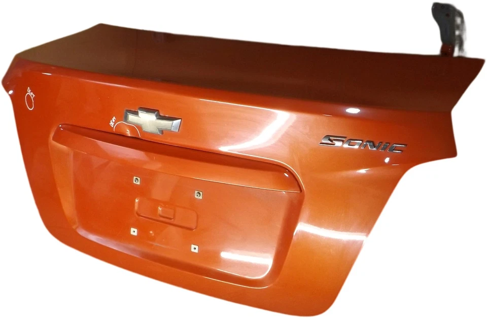 Chevrolet Sonic 2012-2016 sedán tapa de cubierta naranja con bisagras 95379789 Foto 2 de 4