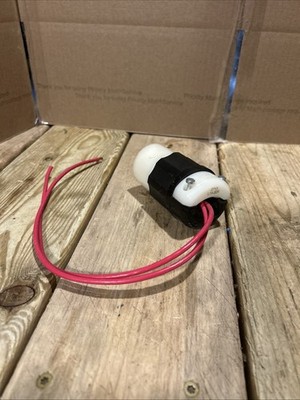 LEVITON PLUS PRO BLACK N WHITE LOCKING CONNECTOR 30A 2713-CS 3p 4w NEMA L14-30R