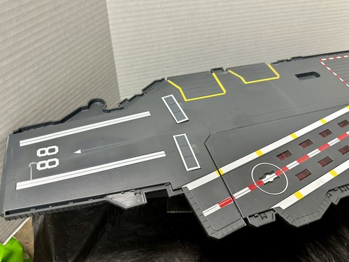 Motor Max Battle Zone 31” Electronic Fleet Command Aircraft Carrier w/5 Planes - Picture 4 of 19