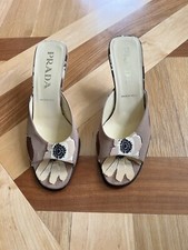 Prada Vintage Heels. Size 35 Excellent condit...