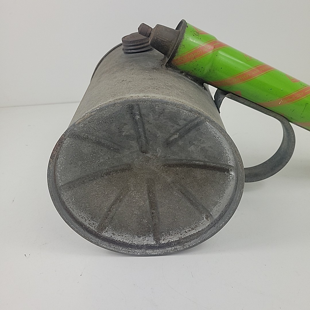 Vintage R-L Root-Lowell Tin Metal Bug Sprayer Green with Handle Large