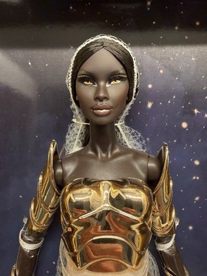 She Who Awakens NU Fantasy NRFB Puppe Integrität Spielzeug mit Versender