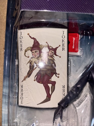 BATMAN THE DARK KNIGHT THE JOKER (HEATH LEDGER) FIGURE W CRIME SCENE EVIDENCE - Picture 7 of 8