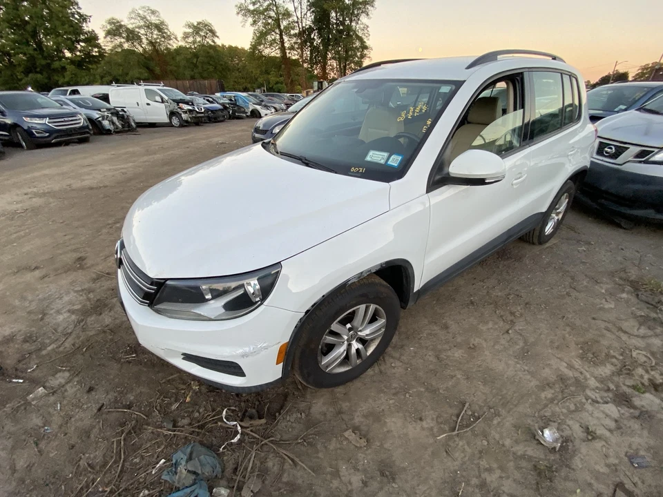 Used Hood fits: 2017 Volkswagen Tiguan  Grade A — 第 2/4 张图片