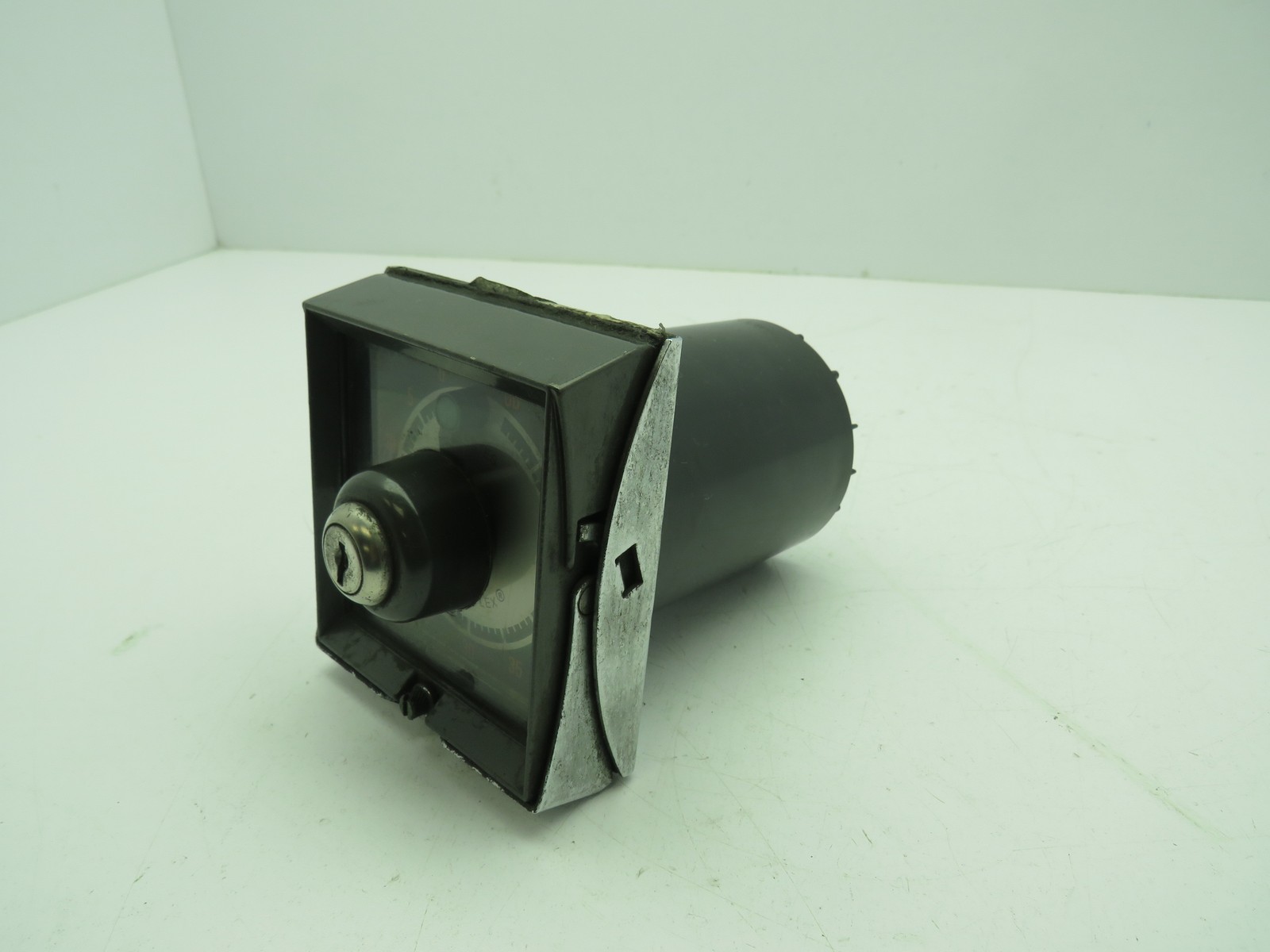 Eagle Signal Controls HP56A607 Cycl-Flex 0-60 Minute Timer Locking Dial