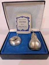 VTG KIRK STIEFF PEWTER Apple & Pear Salt & Pepper Shaker Set Original Box #500