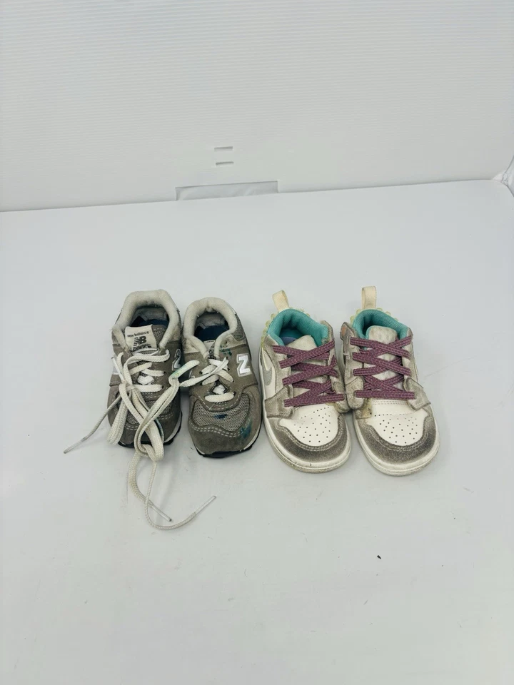 Juego de 2 zapatos para niños pequeños (New Balance y Nike) talla 4-5 de EE. UU. para niñas Foto 4 de 4