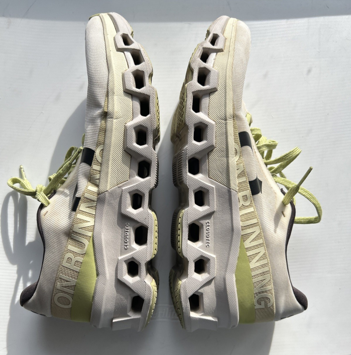 On Cloud Cloudmonster Hyper Men Sz 9 Green/off Wh… - image 10