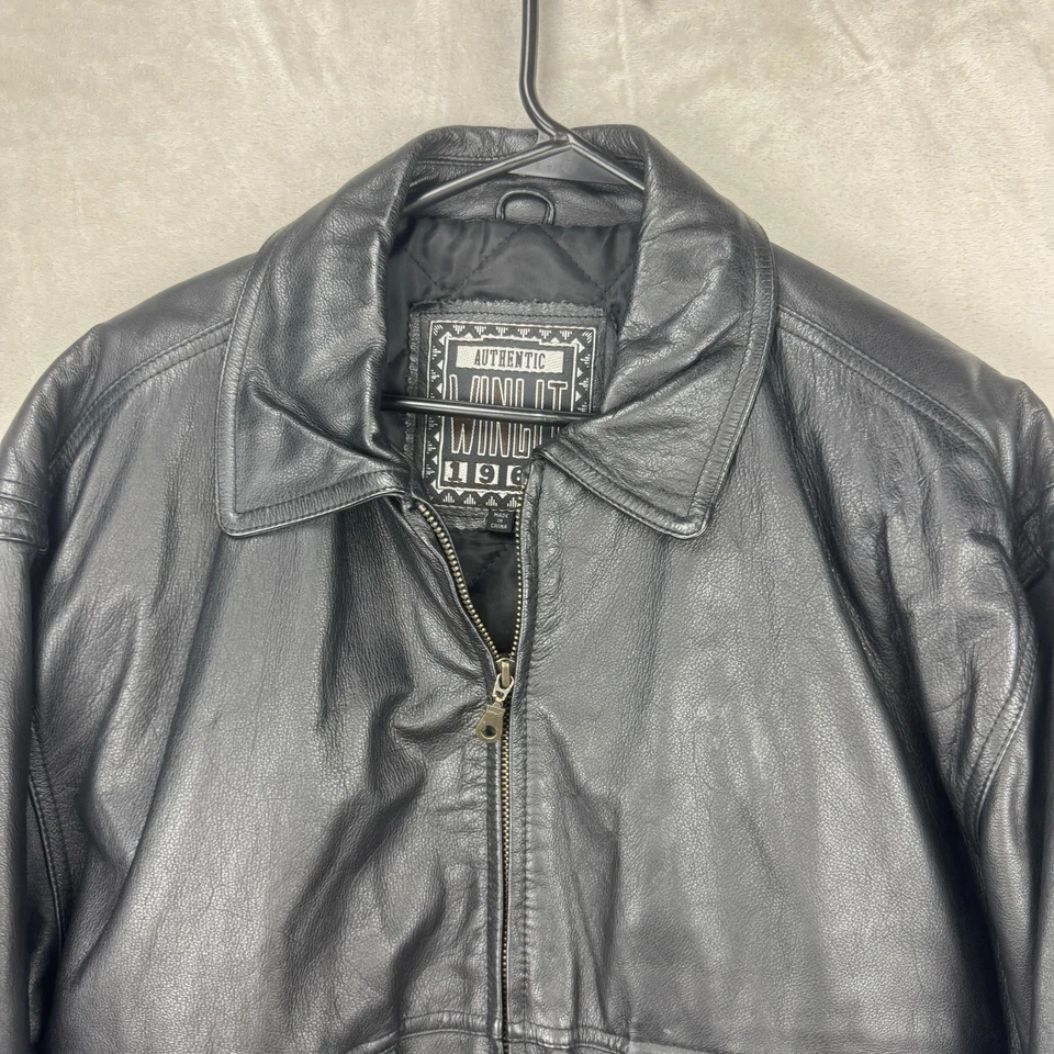 Jaqueta Bombardeiro Masculina Vintage WINLIT 1969 Couro Preto Anos L -90 Casaco de Voo Aviador - Imagem 4 de 4