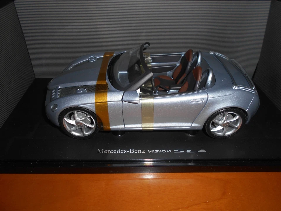 MERCEDES-BENZ VISION SLA MODELLAUTO 1:18 GATE ARGENTO - Immagine 4 di 4