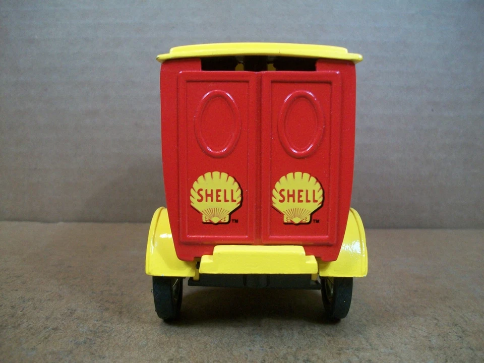 Caja de cambios de juguete ~ Shell Motor Oil Co. ~ Modelo-T ~ Coche de entrega 1912 ~ Banco fundido a presión Foto 4 de 4