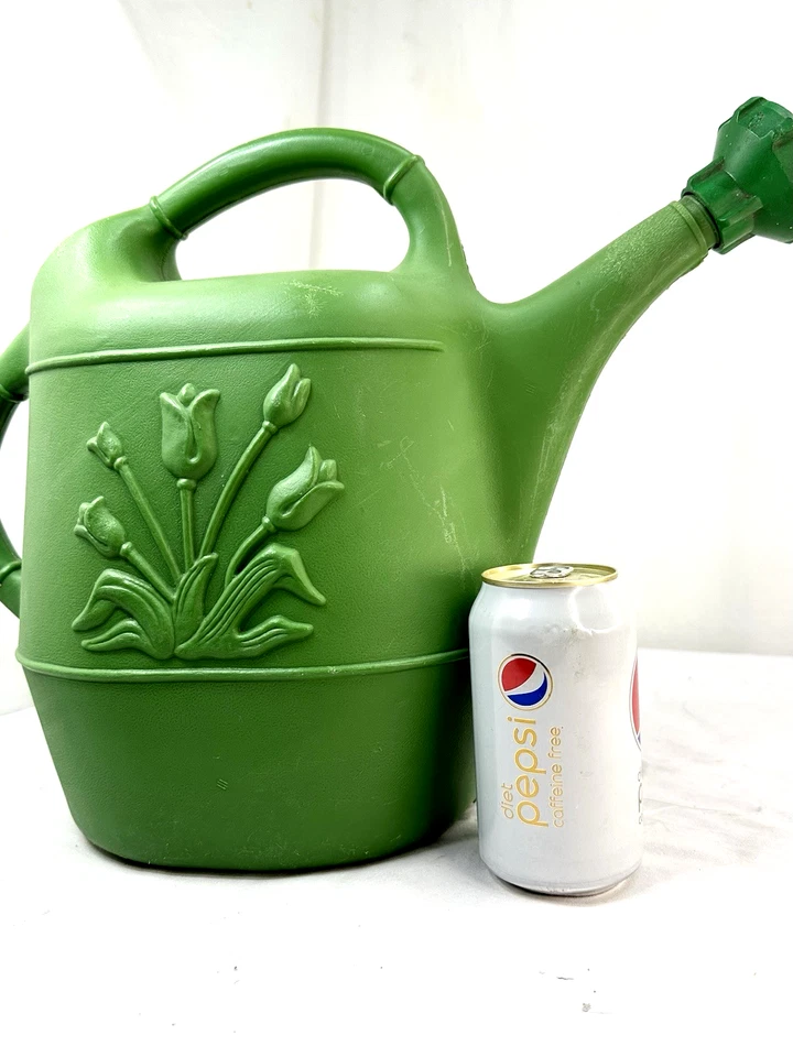 Molde de sopro vintage anos 80 Union Product EUA plástico verde lata de água em relevo floral FSh - Imagem 2 de 4