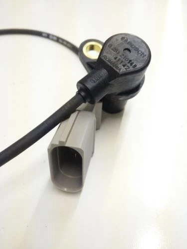 Genuine Audi 1998-2006 A4 Quattro TT Crankshaft Position Sensor 06A-906-433-C - Image 2 of 4