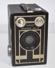 Vintage Kodak Target Brownie Six-16 Box Camera Made In USA Shutter Tested