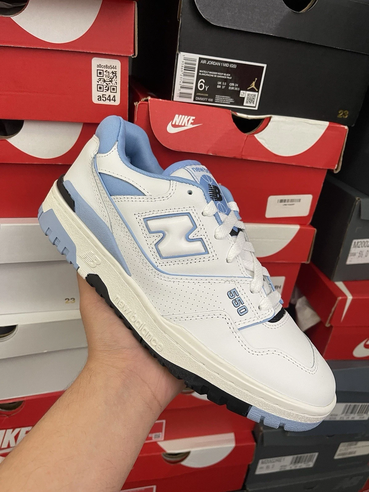 New Balance 550 University Blue 8.5UK Veloce ? 100% Autentico ✅