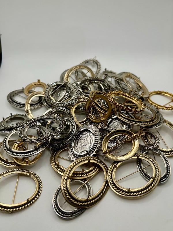 50 Old Stock Vintage Brooch, Pin Mountings, Never worn, 1980's, Cabochon, Cameo