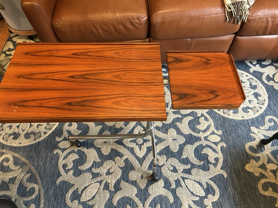 Mesa ajustable Danecastle ApS de teca - Escritorio danés vintage con soporte cromado Foto 3 de 4