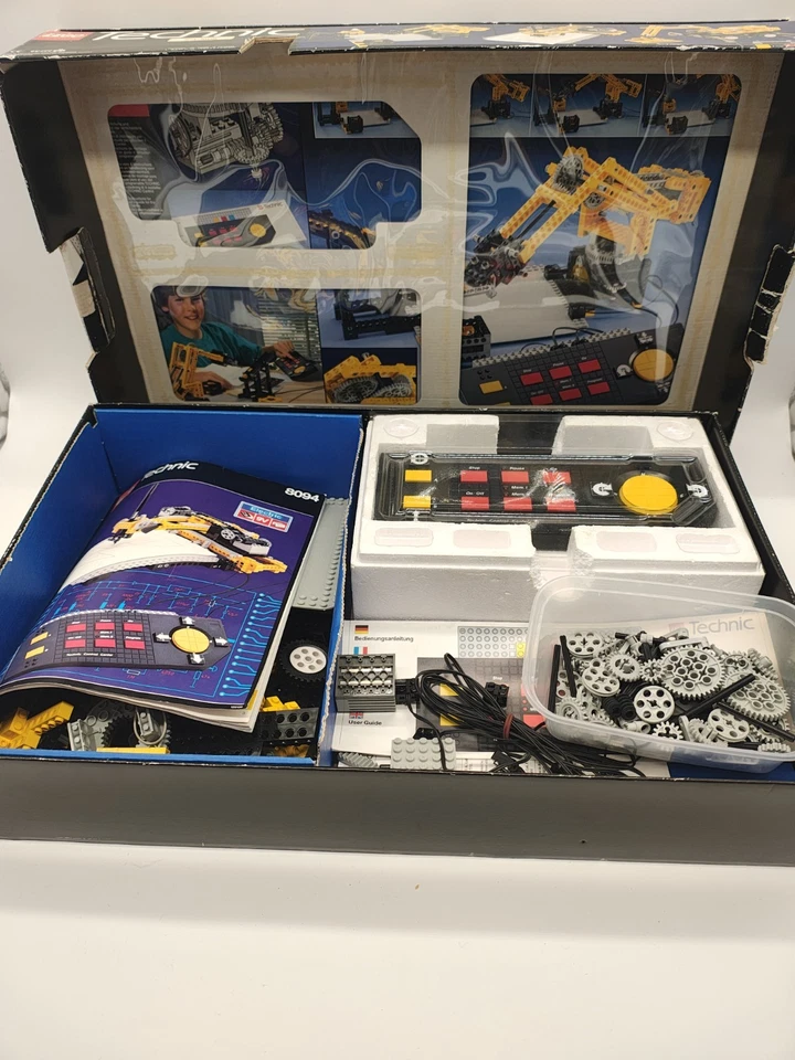 LEGO 8094 TECHNIC Control Centre, photo 4 of 5