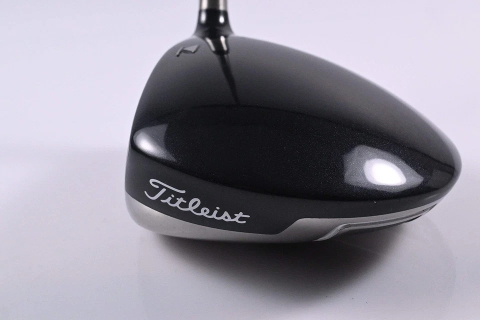 Left Hand Titleist 909 D2 Driver / 10.5 Degree / Regular Flex Diamana 65 Shaft - Image 3 of 4