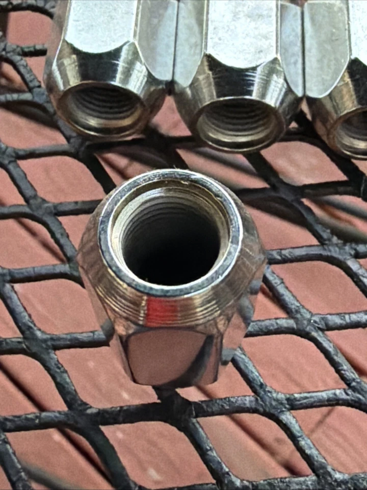 MCGARD 69400 New Wheel Lug Nuts Set Of 5 Factory Correct Style AMC Jeep CJ7 CJ8 - Imagem 4 de 4