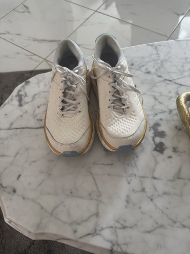 Hoka Bondi Sneakers
