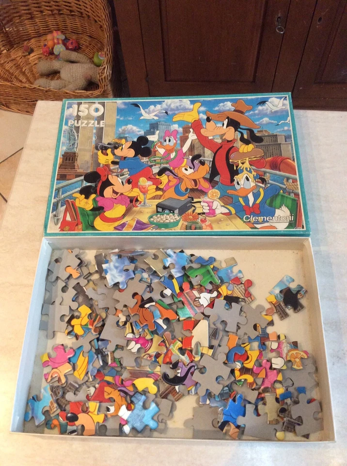 Rarissimo puzzle Walt Disney Clementoni 150 Pz anni 80 completo da collezione - Immagine 2 di 2