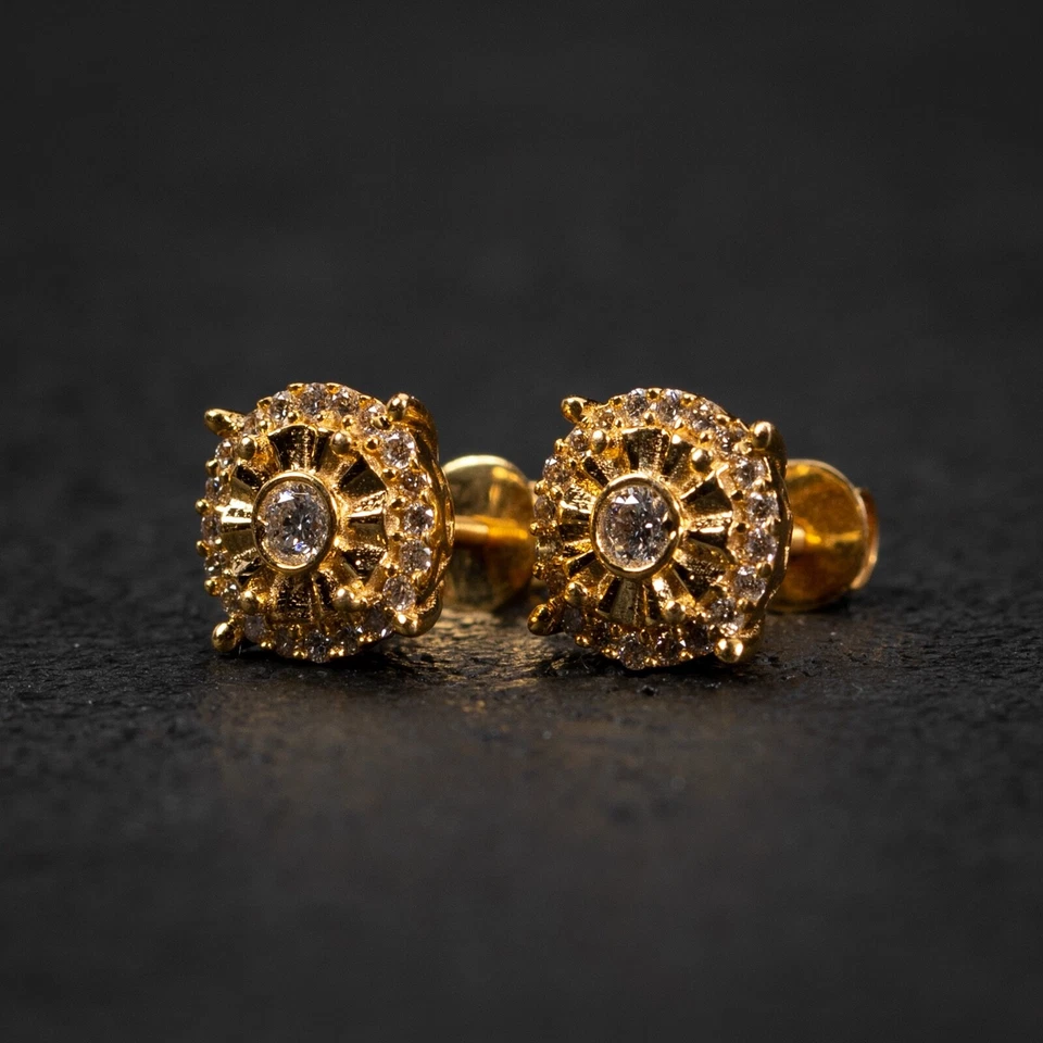 Auténticos aretes redondos pequeños de oro amarillo de 0,28 quilates de diamantes naturales de hip hop Foto 3 de 4