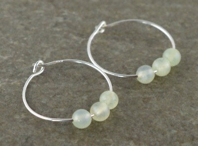 Kleine hellgrüne neue Jade Edelstein & 20 mm Sterlingsilber Creolen Geschenkbox