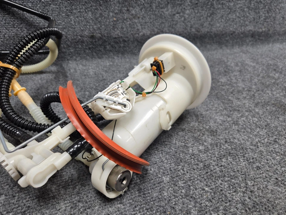 AUDI Q3 QUATTRO 2015-2018 2,0 L LADO IZQUIERDO GASOLINA BOMBA OEM Foto 4 de 4