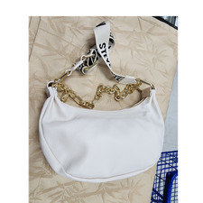 Bolso de Hombro Steve Madden Blanco Guijarro Media Luna Cadena Dorada Logo Correa Cremallera