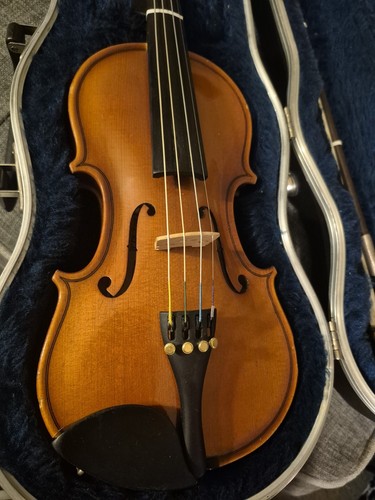 Violin SKB Case with Chin Rest - Picture 2 of 15