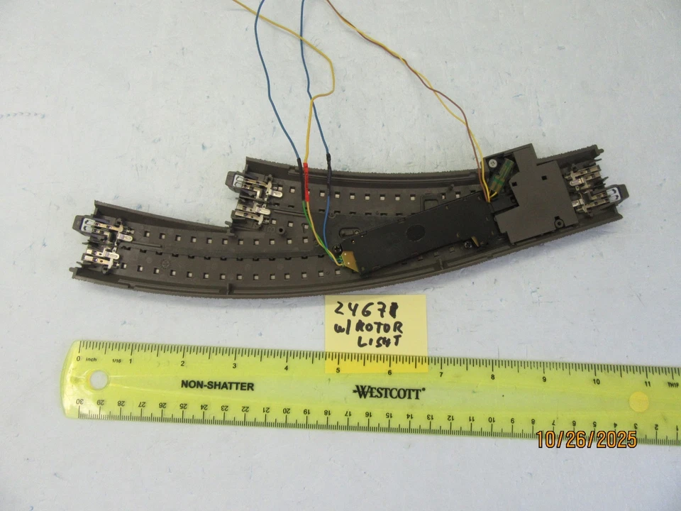 HO - Marklin 24671 C Track  R 1 30° LH Turnout w/ 74491 Motor & 74471 Lantern - Image 3 of 4