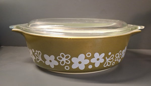 Pyrex Avocado Green Crazy Daisy Casserole with Lid 1 pint #471