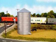 Rix Products ~ HO Scale ~ Corrugated 40′ Grain Bin ~ 628-0305