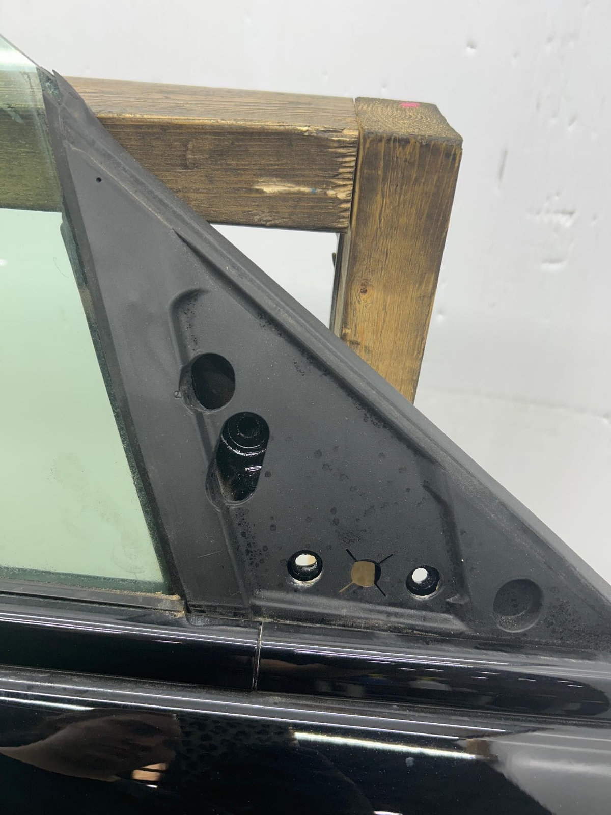 2017 - 2020 MASERATI LEVANTE M161 OEM RIGHT FRONT DOOR ASSEMBLY | NERO (820)